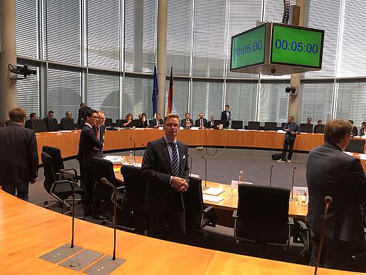 Vor Ort dabei: Expertenanhörung im Bundestag! So setzen wir uns für Arbeitnehmer und Unternehmer ein! Vor Ort dabei: Expertenanhörung im Bundestag! So setzen wir uns für Arbeitnehmer und Unternehmer ein!