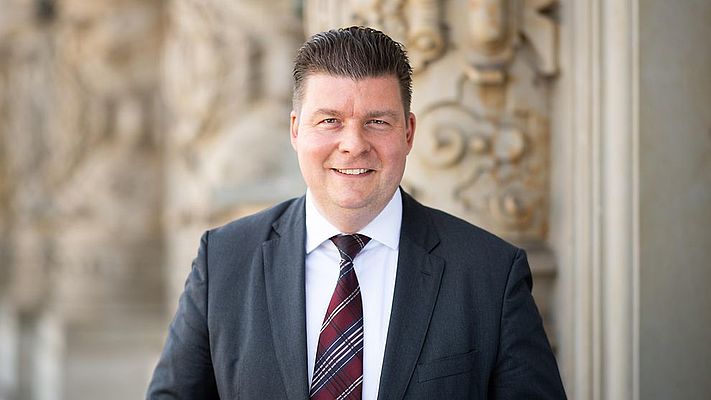 SteuerzahlerFORUM mit Finanzsenator Dr. Andreas Dressel (SPD), Thilo Kleibauer (CDU) und Norbert Hackbusch (Die LINKE) SteuerzahlerFORUM mit Finanzsenator Dr. Andreas Dressel (SPD), Thilo Kleibauer (CDU) und Norbert Hackbusch (Die LINKE)