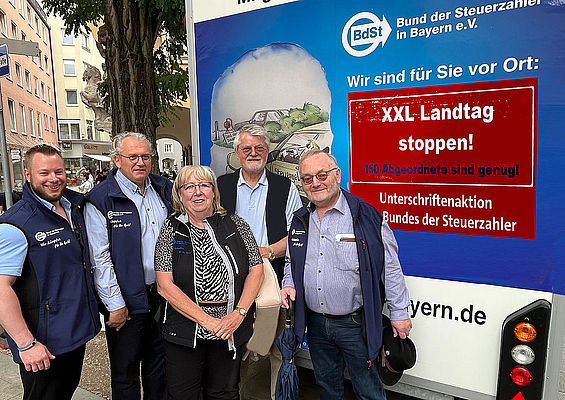 XXL Landtag stoppen! - 160 Abgeordnete sind genug! XXL Landtag stoppen! - 160 Abgeordnete sind genug!