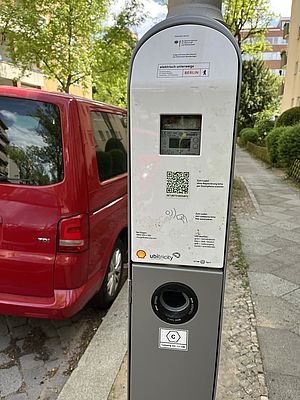 Laternenladeeinrichtungen ohne Parkverbot für Verbrenner Laternenladeeinrichtungen ohne Parkverbot für Verbrenner