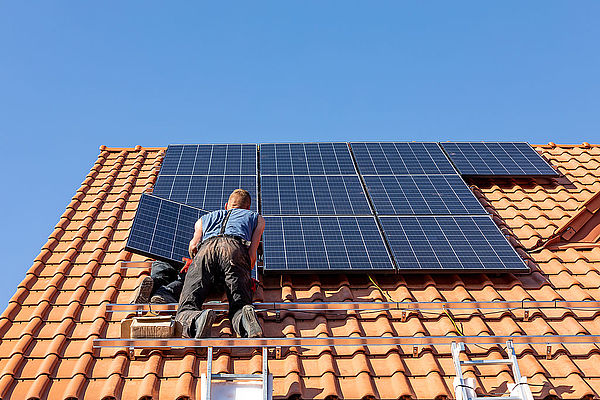 Abfärbetheorie bei Photovoltaikanlagen auf Prüfstand