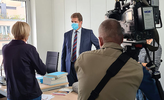 Die Zahl der Landesbediensteten steigt und steigt Die Zahl der Landesbediensteten steigt und steigt