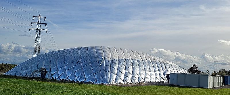 Ungenutzte Traglufthalle für Geflüchtete in Mettmann Ungenutzte Traglufthalle für Geflüchtete in Mettmann