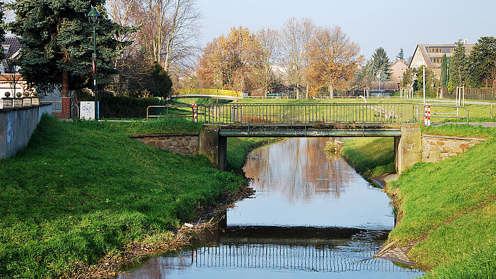 Brücke über den Kittelbach verhindert Brücke über den Kittelbach verhindert