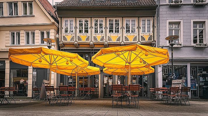 So viel müssen Gastronomen zahlen: BdSt vergleicht Terrassengebühren in Niedersachsen und Bremen So viel müssen Gastronomen zahlen: BdSt vergleicht Terrassengebühren in Niedersachsen und Bremen
