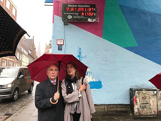 Bremer Schuldenuhr läuft erstmals rückwärts Bremer Schuldenuhr läuft erstmals rückwärts