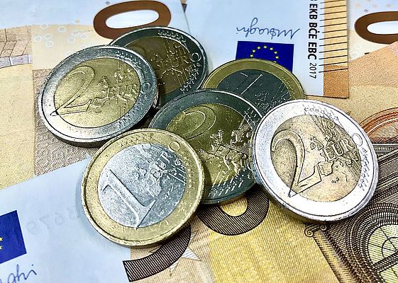 BdSt fordert neue Sparsamkeit in den öffentlichen Haushalten BdSt fordert neue Sparsamkeit in den öffentlichen Haushalten