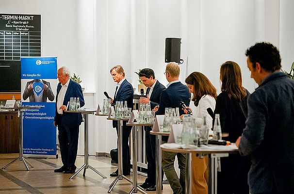Hamburger Politiker stellen sich den Fragen der BdSt-Mitglieder Hamburger Politiker stellen sich den Fragen der BdSt-Mitglieder