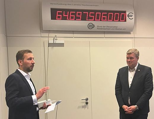 Niedersächsische Schuldenuhr im Rückwärtsgang Niedersächsische Schuldenuhr im Rückwärtsgang