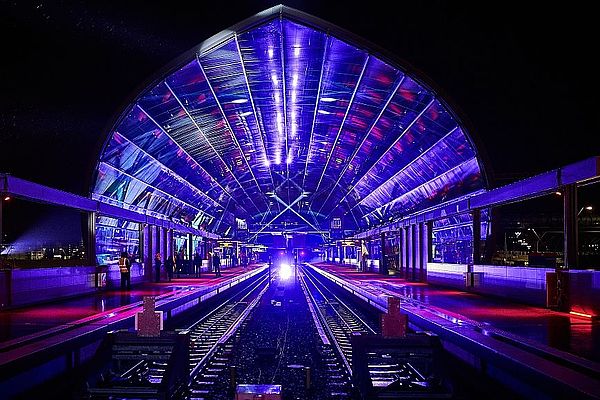 Station Elbbrücken: Gegensätze zwischen U- und S-Bahnhof Station Elbbrücken: Gegensätze zwischen U- und S-Bahnhof