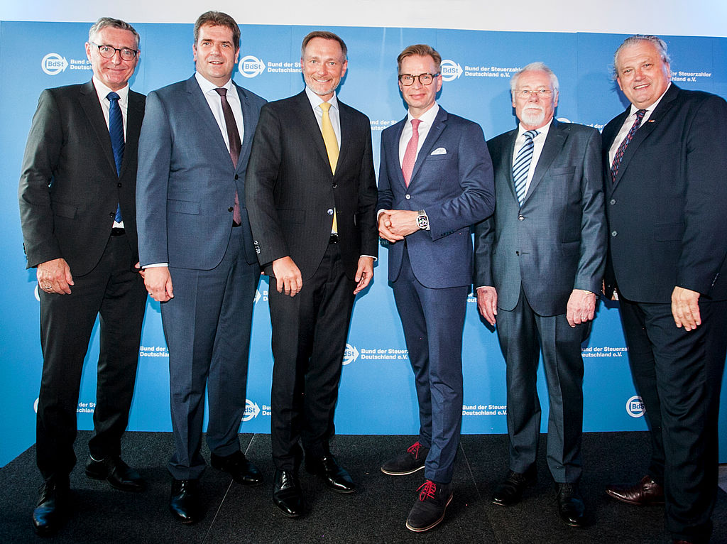(v.l.:) BdSt-Vorstandsmitglied Eike Möller, Stellvertretender BdSt-Präsident Rik Steinheuer, Finanzminister Christian Lindner, BdSt-Präsident Reiner Holznagel, BdSt-Verwaltungsratsvorsitzender Dr. Helge Benecke, BdSt-Vorstandsmitglied Michael Jäger