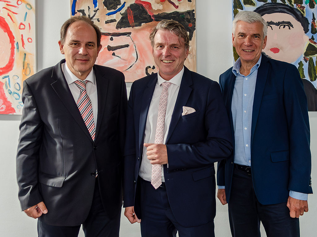 (v.l.:) der stellvertretende Vorsitzende des BdSt NRW Eberhard Kanski, der Moerser Bürgermeister Christoph Fleischhauer sowie der BdSt-Projektleiter öffentliche Finanzen Jens Ammann
