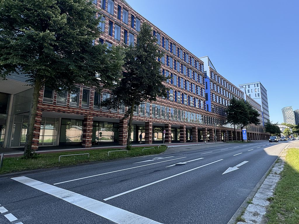 Die Hamburger Staatsanwaltschaft ist in ein neues Gebäude im Michaelisquartier gezogen. Dort soll es jetzt erhebliche Mängel geben.