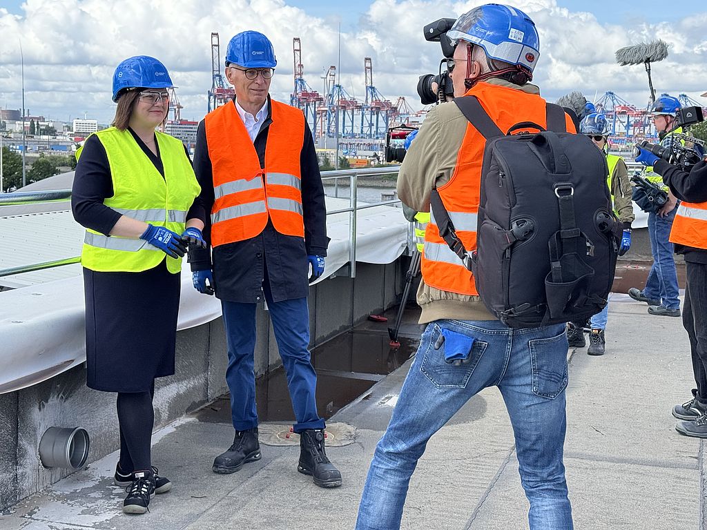 Zweite Bürgermeisterin und Umweltsenatorin Katharina Fegebank (Grüne) und HAMBURG WASSER Geschäftsführer Dr. Michael Beckereit haben ein Zwischenfazit zu VERA II gezogen.