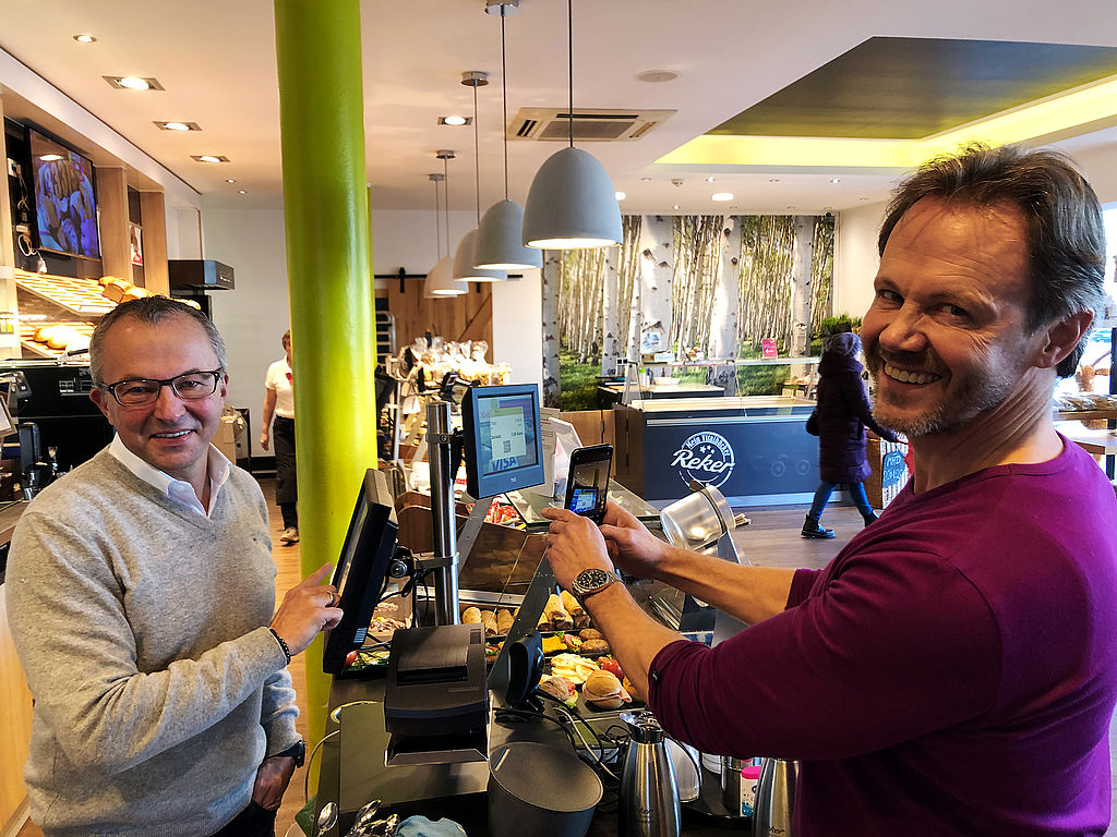Der Papierflut durch die Bonausgabepflicht begegnen Andreas und Karsten Reker mit Digitalen Bons fürs Handy. Foto: privat